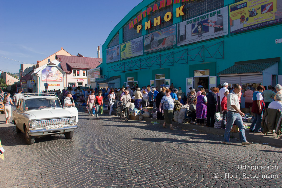 27.07.2007 Morgendlicher Markt in Mukacheve (Муkачеве). Ukraine