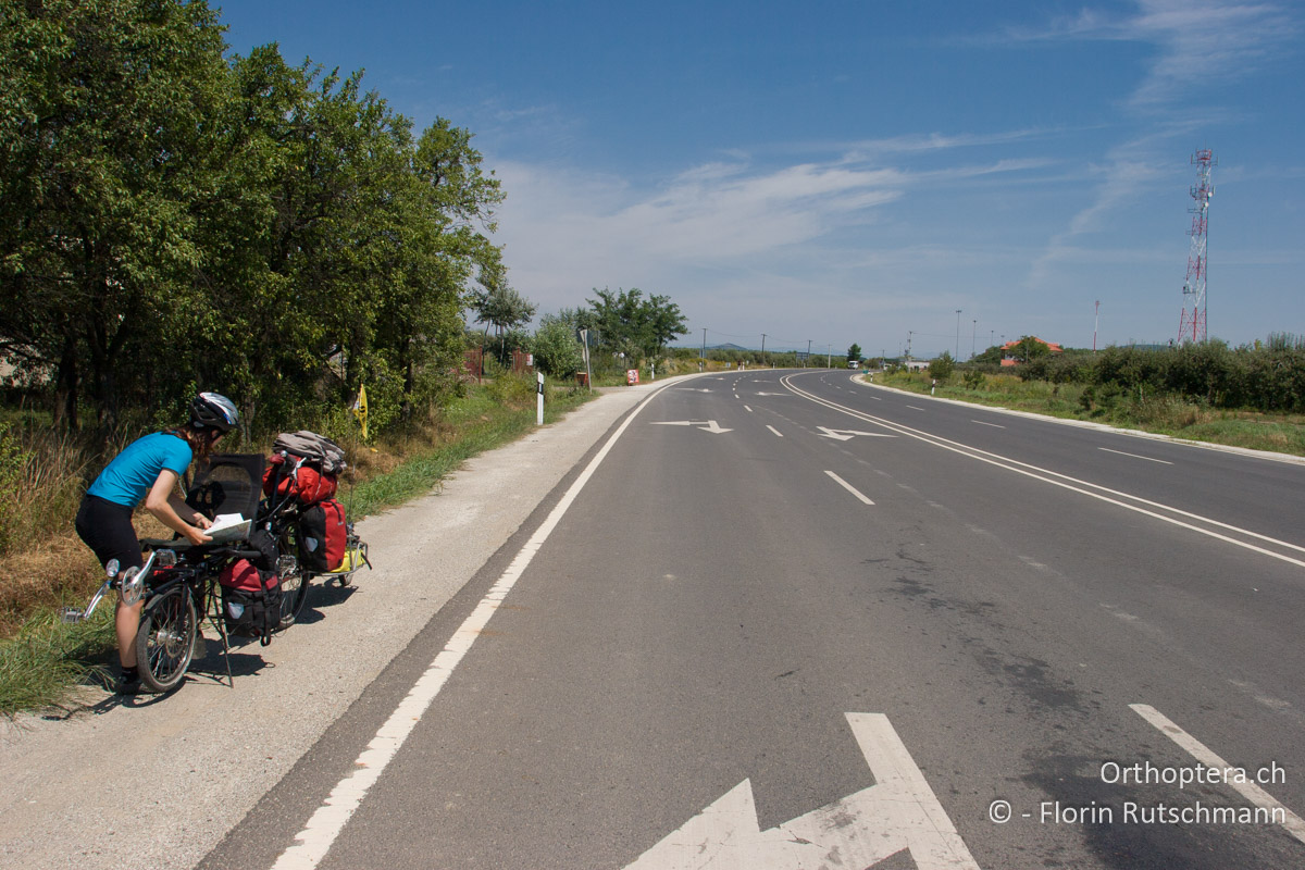 27.07.2007 Zurück auf der EU-Autobahn. Direkt hinter der Grenze nach Ungarn sind die Strassen wieder breit, blitz-blank und ohne jede Unebenheit. Ungarn