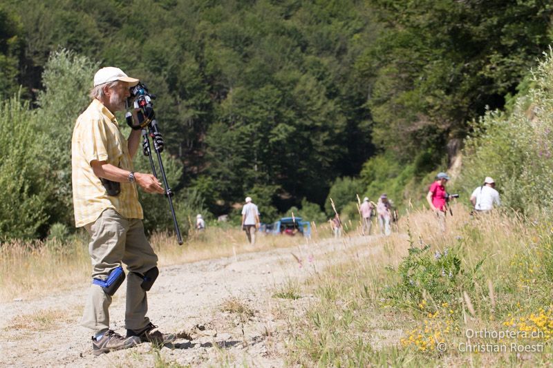 Edgar beim Fotografieren der Cordulegaster heros - GR, Westmakedonien, Kratero, 11.07.2017