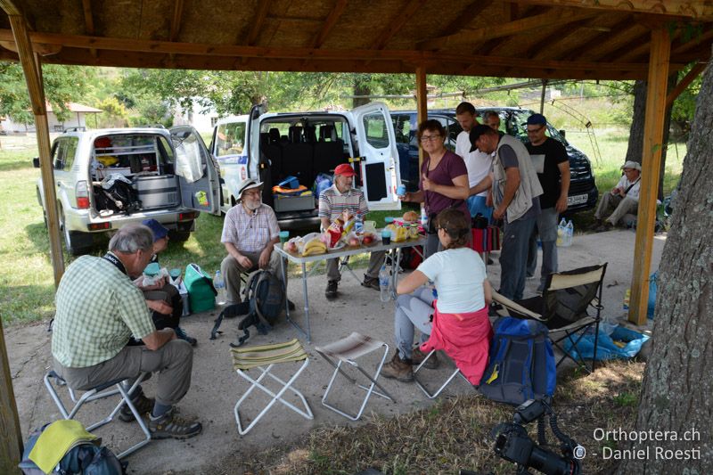 Andrang am Mittagstisch - BG, Chaskowo, Matochina, 09.07.2018