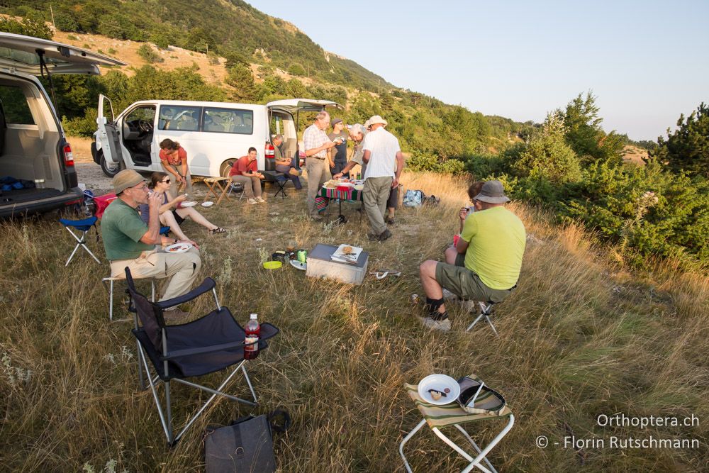 Gelage mit Bier und Wein bei schönster Abendstimmung - HR, Istrien, Mala Učka, 20.07.2015